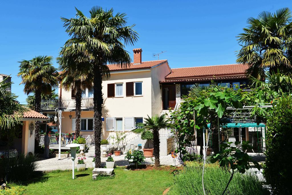 Apartments Nela Пореч Экстерьер фото