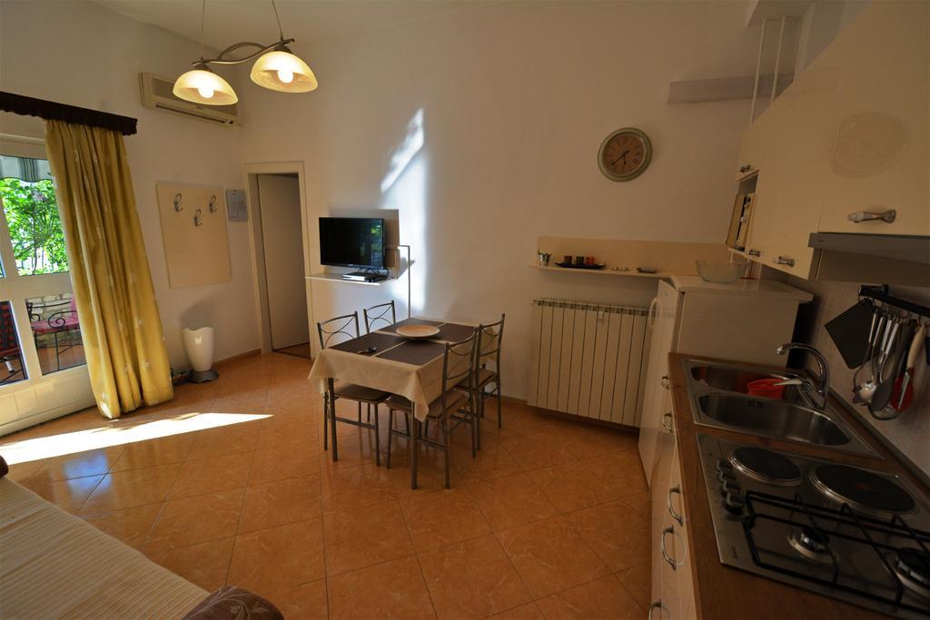 Apartments Nela Пореч Экстерьер фото